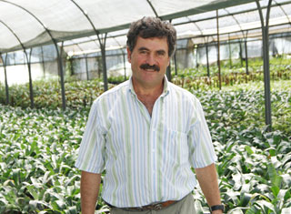 Javier Gustavo Rojas, Técnico Agropecuario, Productor de plantas ornamentales