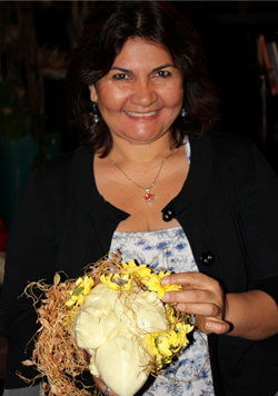 Roxana Barrientos -Directora y profesora de la Escuela Iberoamericana de Arte Floral.